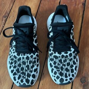 Adidas Originals Women’s Swift Run Sneakers - 9